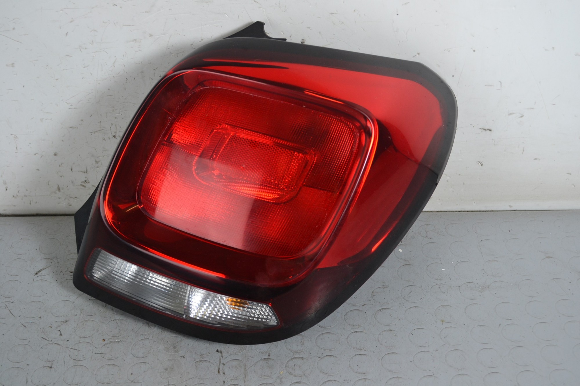 Fanale Stop Posteriore DX Citroen C1 dal 2014 al 2022 Cod B001031380  1649422540542