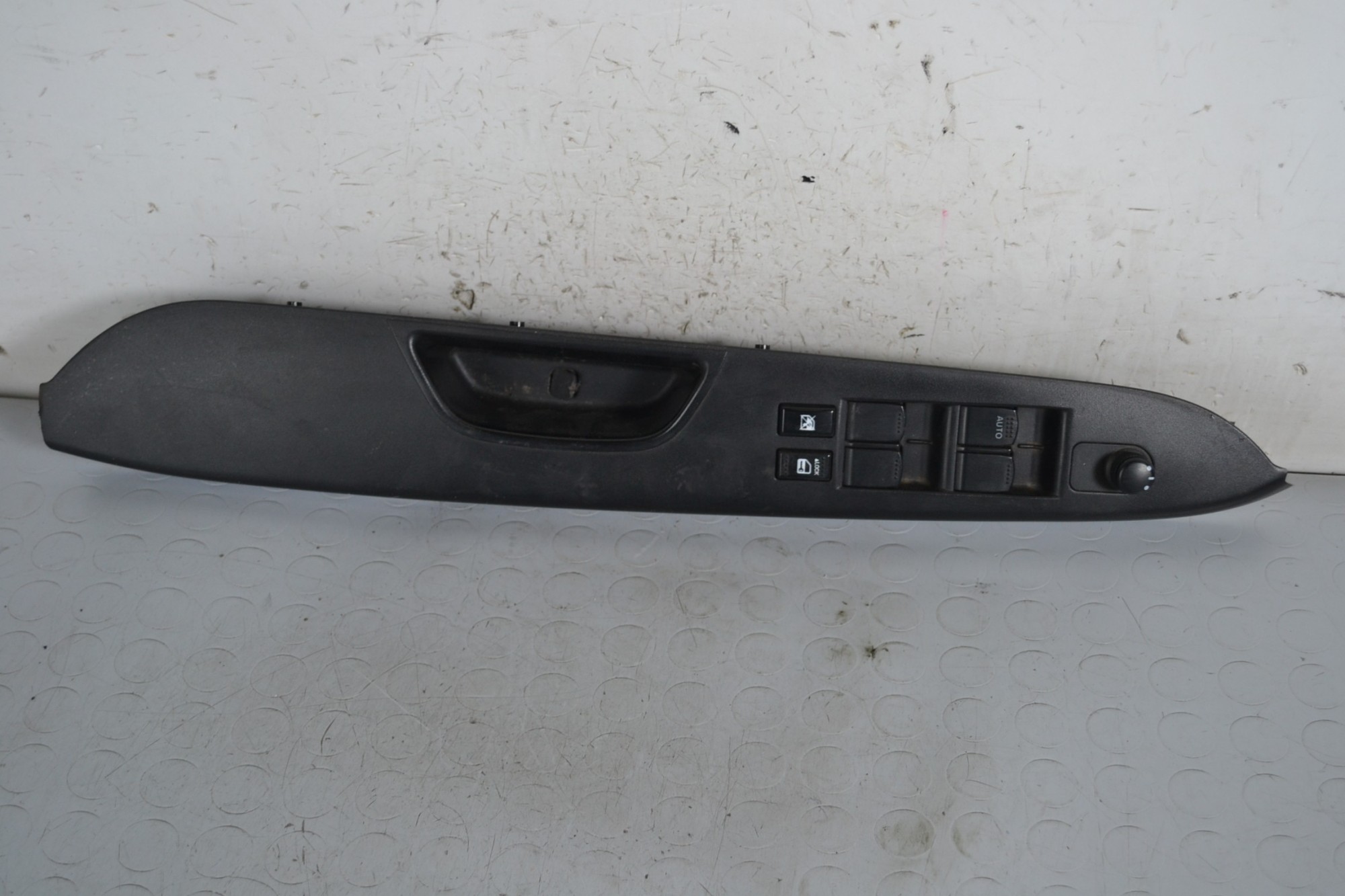 Pulsantiera Alzacristalli Anteriore SX Suzuki SX4 dal 2006 al 2013 Cod 83725-79j10  1649945610241