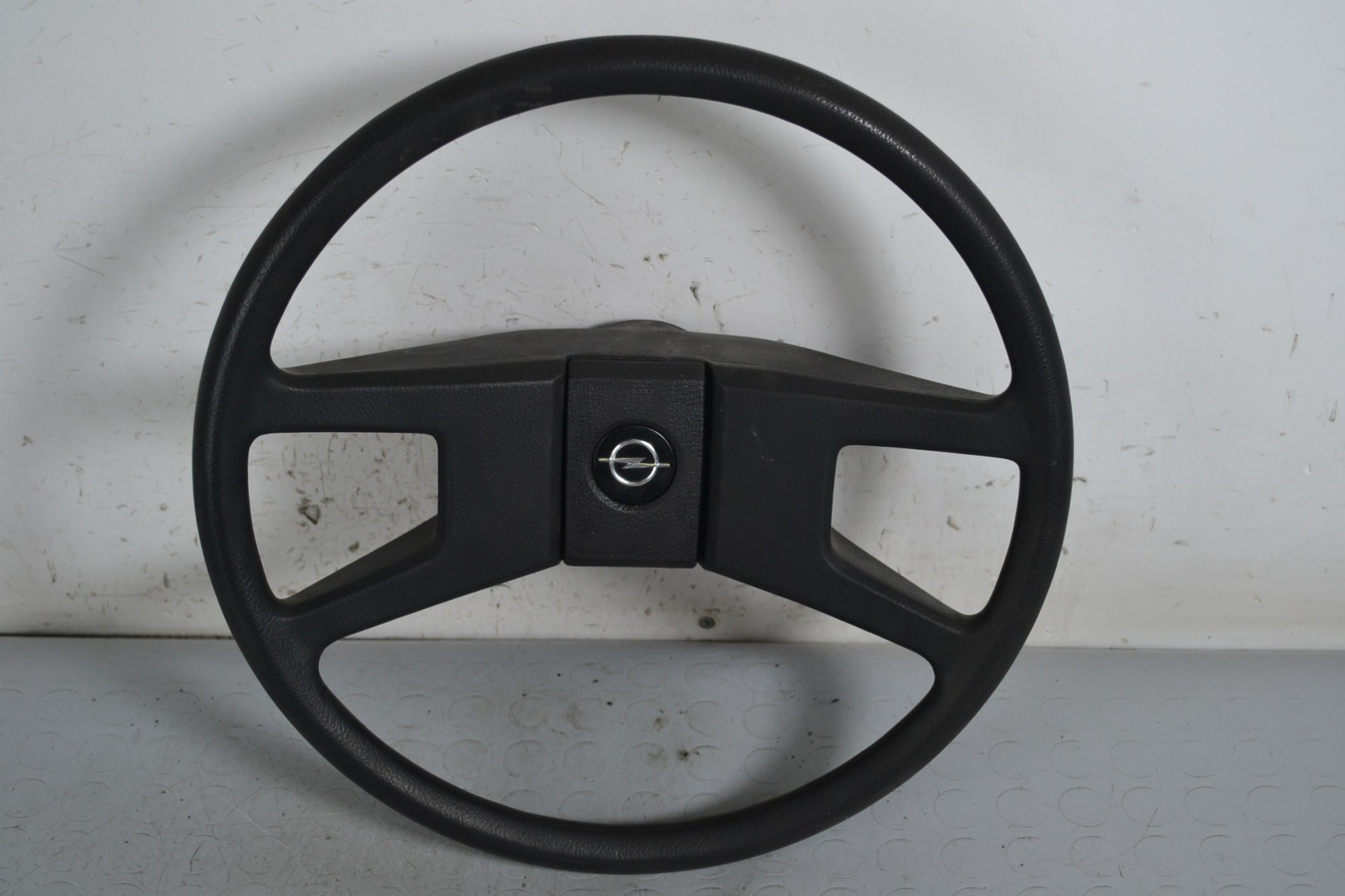 Volante Opel Corsa A dal 1982 al 1993 Cod 6390013  1649948802568