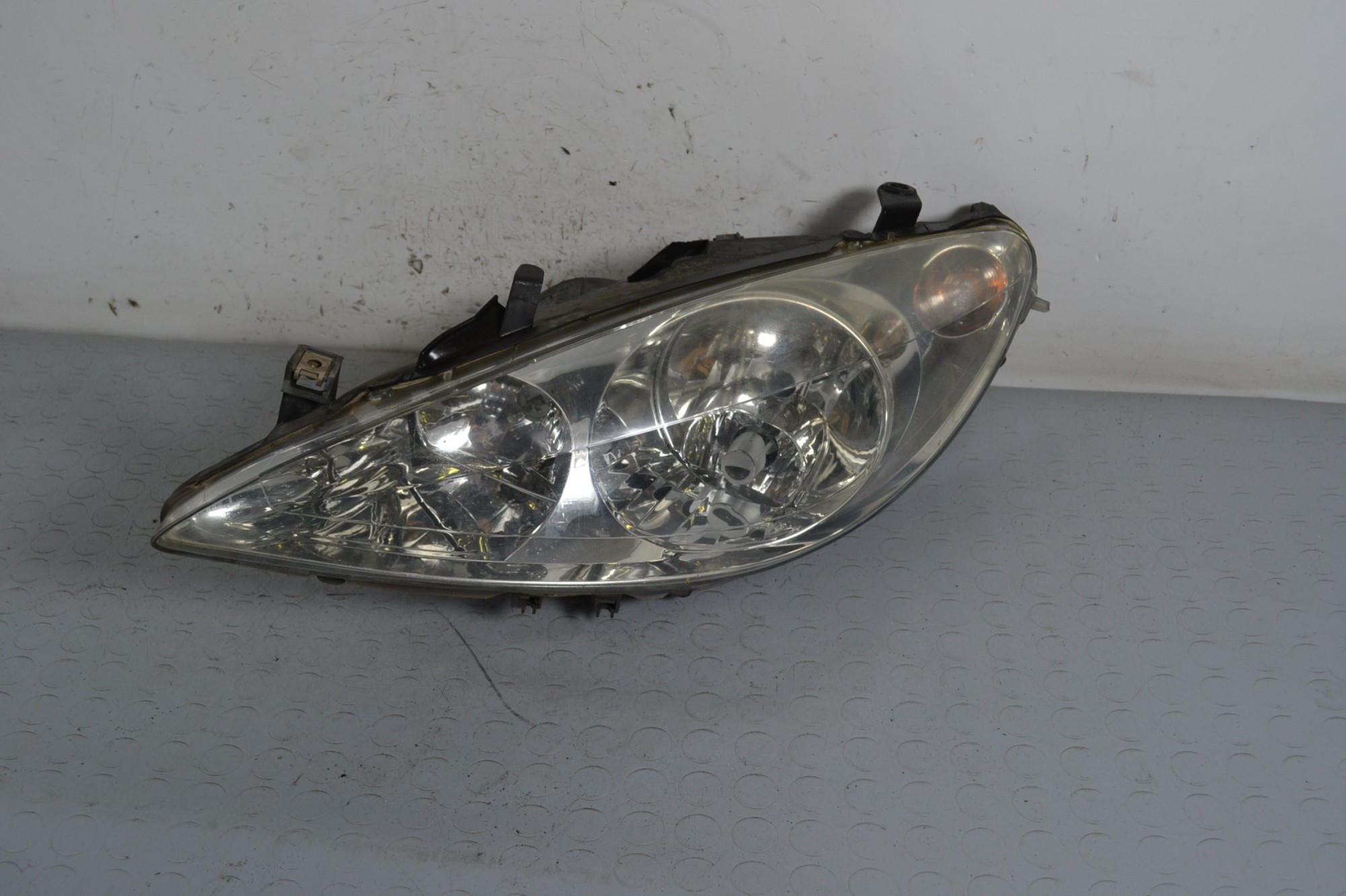 Faro Anteriore SX Peugeot 307 dal 2002 al 2009 Cod 89309079  1650553576867