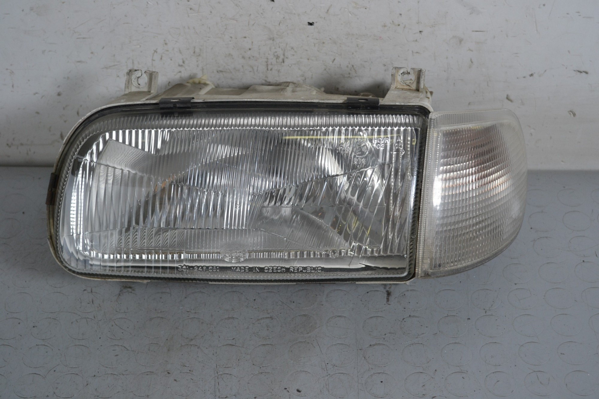 Faro e Fanalino Anteriore SX Skoda Felicia dal 1994 al 1998 Cod 246055-00  1650979251355