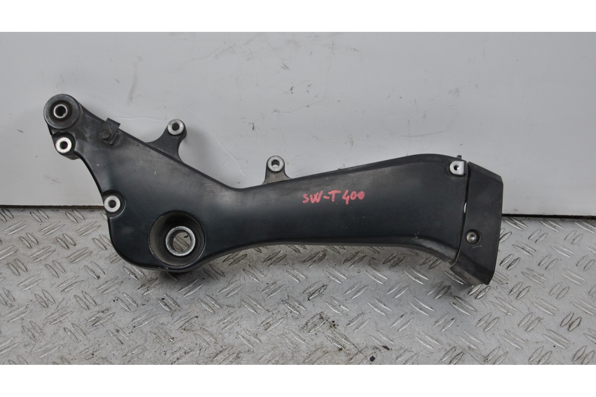 Staffa Supporto marmitta Honda SW-T 400 / 600 dal 2008 al 2016  1650985205663