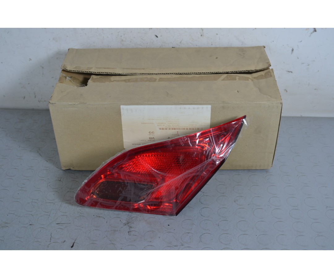 Fanale stop posteriore interno DX Opel Astra J Dal 2009 al 2020 Cod 13306456  1651671617661