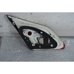 Fanale stop posteriore interno DX Opel Astra J Dal 2009 al 2020 Cod 13263204  1651673272677