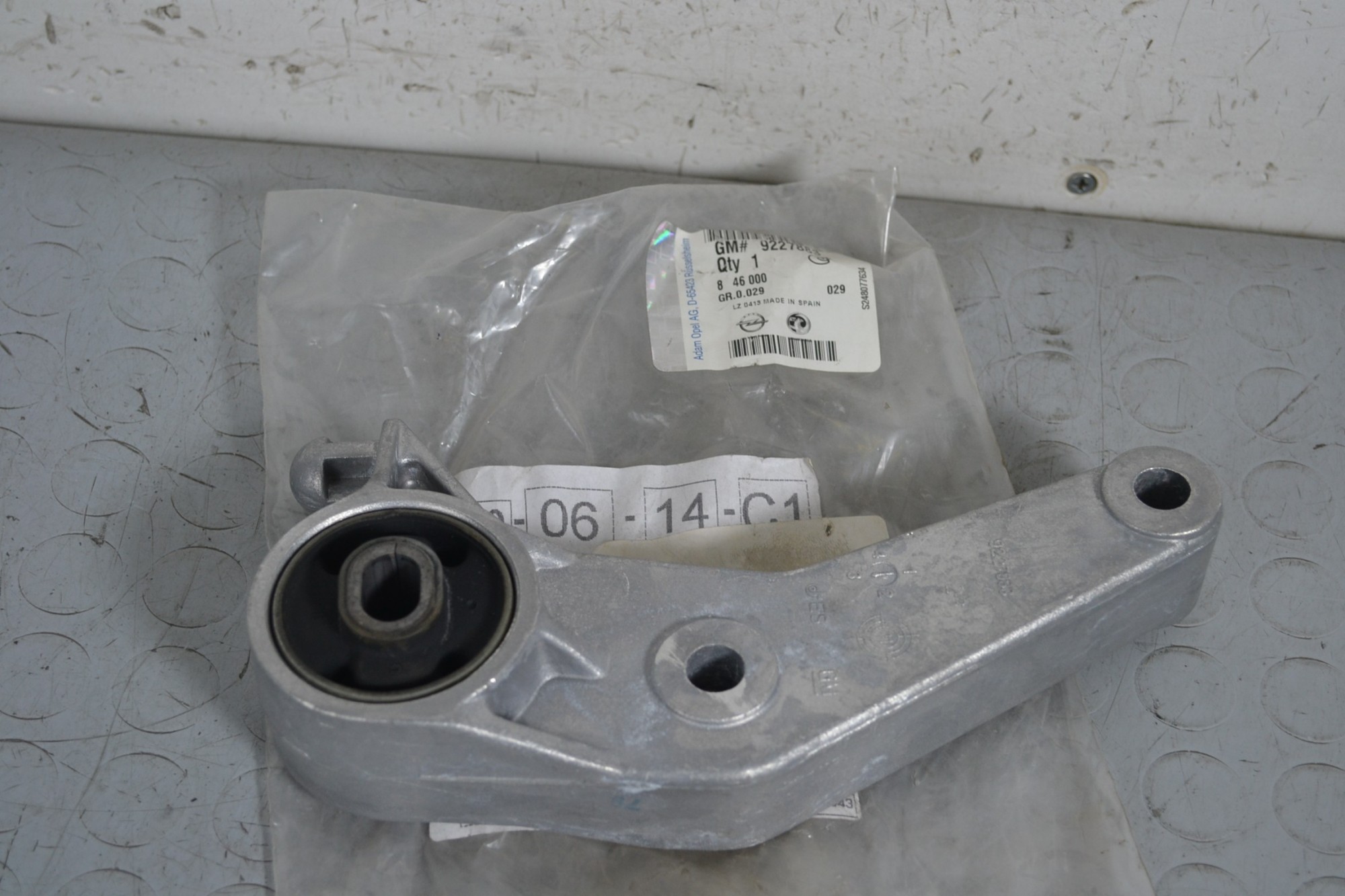 Supporto del cambio centrale Opel Corsa C Dal 2000 al 2006 Cod 9227883  1651834146878