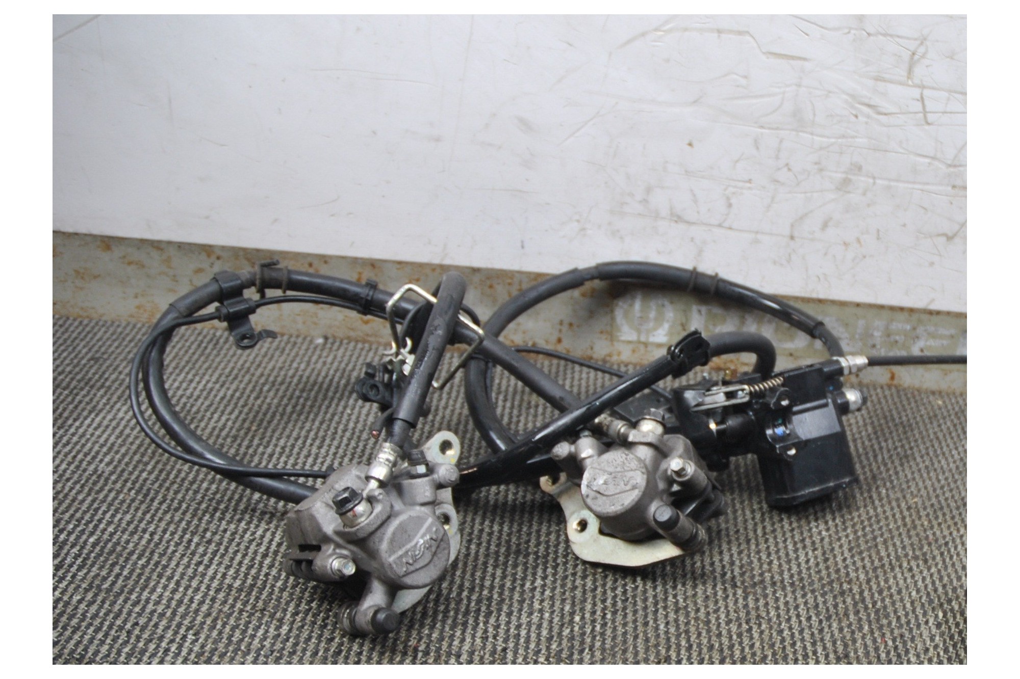 Pompa freno + pinza freno anteriore Yamaha Tricity 125 dal 2014 al 2020  2400000084020